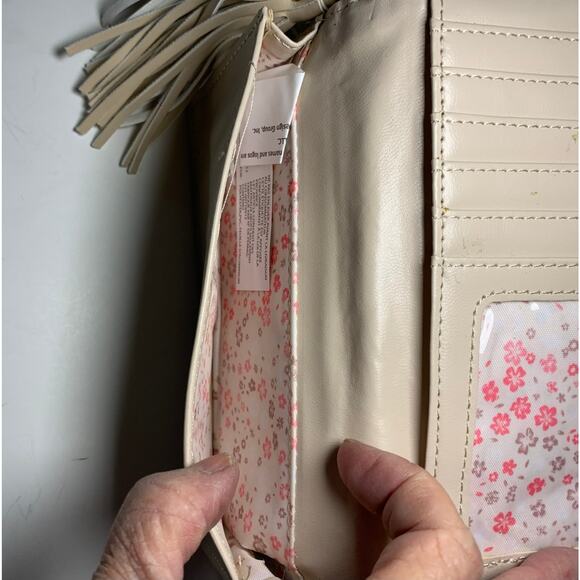 Nanette Lepore wallet beige quilted faux leather - Picture 6 of 12